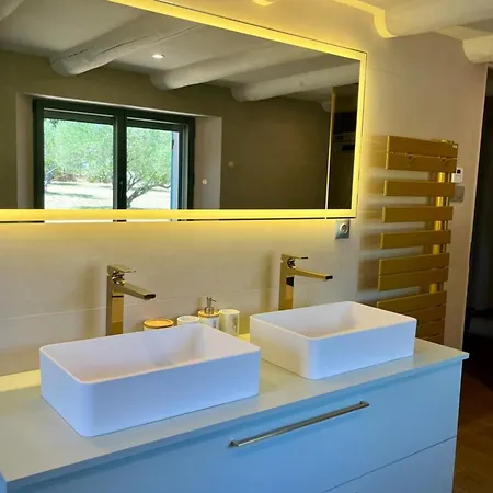 Opaline Issirac