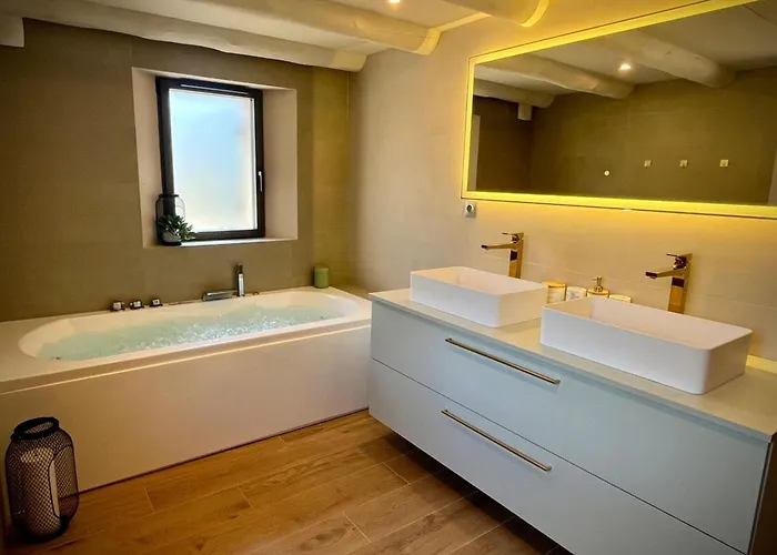 Opaline Issirac